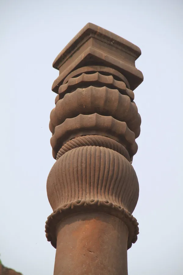 Craftmanship of iron pillar of delhi